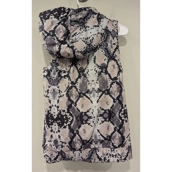 Lululemon The Fluffiest Vest Reversible Black Ziggy Snake Butter Pink Size 6